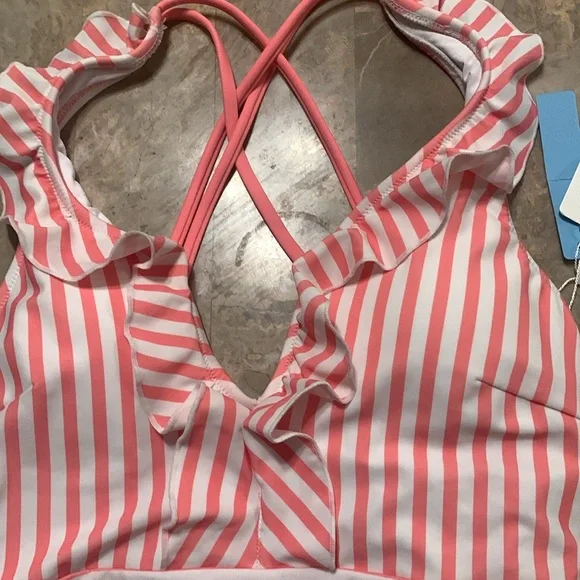 Cupshe Pink and White Ruffled One Piece Swimsuit - Picture 4 of 9